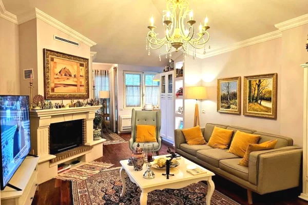 Shtepi ne shitje Penthose(kati i fundit panoramik) ne Tirane, 2+1, Mobilimi E mobiluar, Pagesa 335,000  Euro.