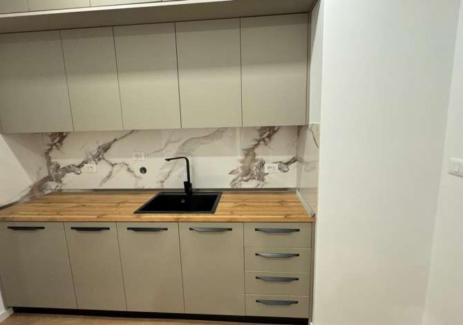 Zyre per qira tek LakeView Residence!