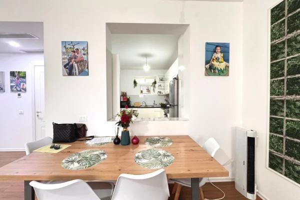 Shtepi ne shitje Vila Luksoze ne Tirane, 3+1, Mobilimi Pjeserisht e mobiluar, Pagesa 830,000  Euro.