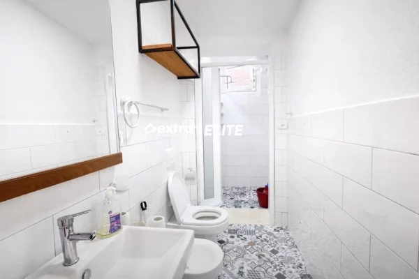 Shtepi me qera Apartament ne Tirane, 1+1, Mobilimi E mobiluar, Pagesa 500  Euro.