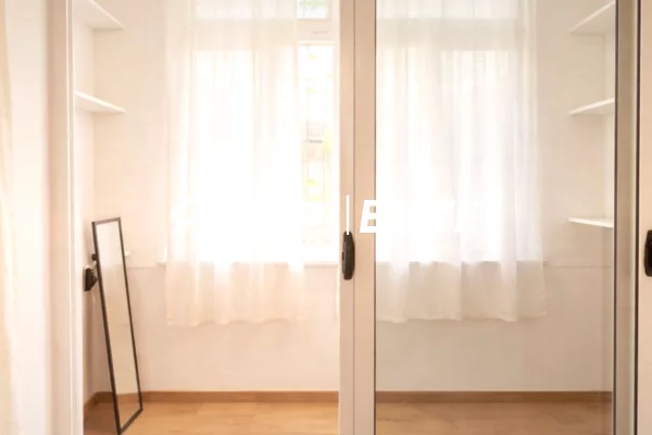 Shtepi me qera Apartament ne Tirane, 1+1, Mobilimi E mobiluar, Pagesa 500  Euro.