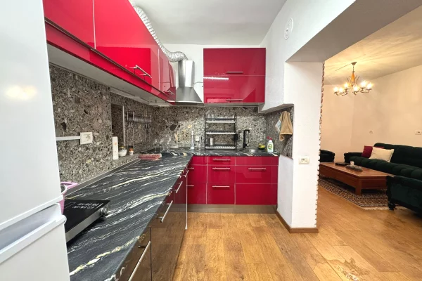 Shtepi me qera Apartament ne Tirane, 1+1, Mobilimi E mobiluar, Pagesa 500  Euro.