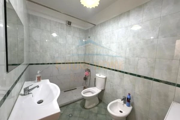 Shtepi me qera Apartament ne Tirane, 1+1, Mobilimi E mobiluar, Pagesa 800  Euro.