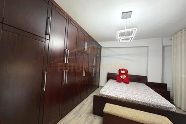 Shtepi me qera Apartament ne Tirane, 1+1, Mobilimi E mobiluar, Pagesa 800  Euro.