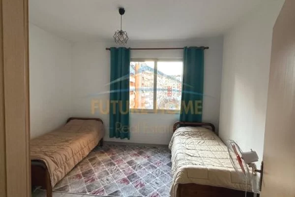 Shtepi ne shitje Apartament ne Tirane, 2+1, Mobilimi E mobiluar, Pagesa 15,500,000  Leke.