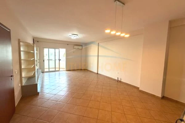 Shitet, Apartament 2+1, Misto Mame, 