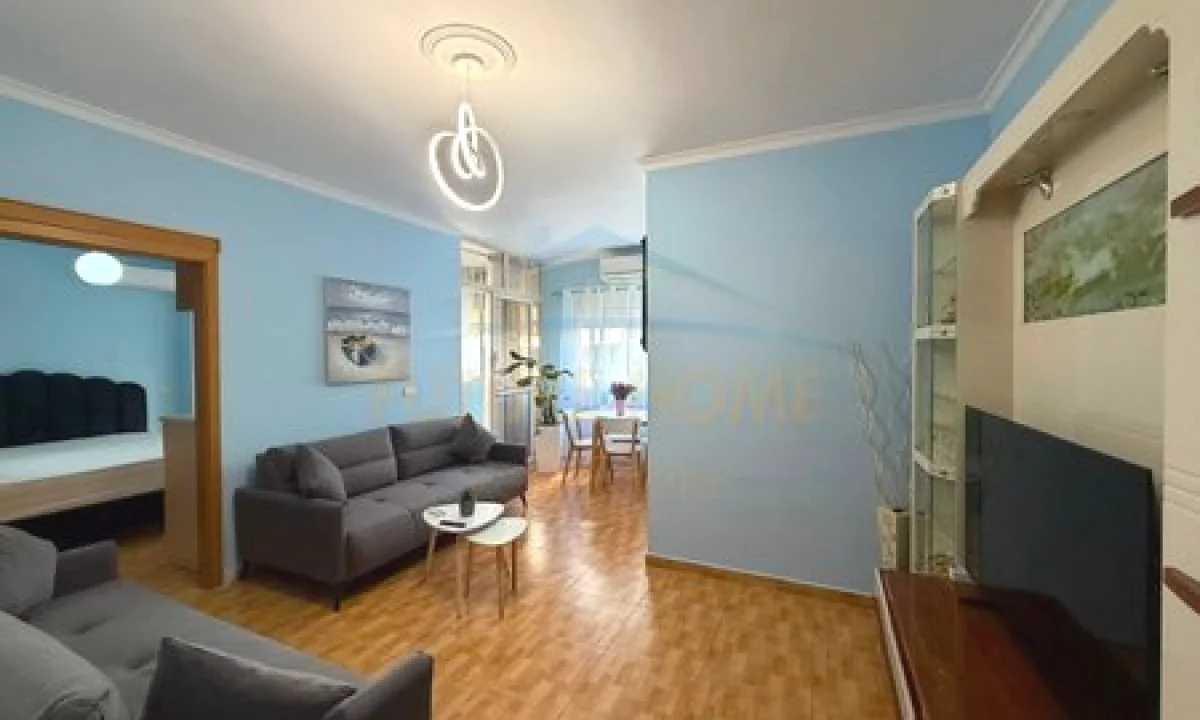 Shtepi me qera Apartament ne Tirane, 1+1, Mobilimi E mobiluar, Pagesa 650  Euro.