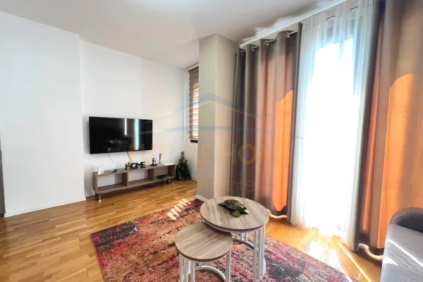 Qera, Apartament 1+1+Post Parkimi, Rruga e Barrikadave