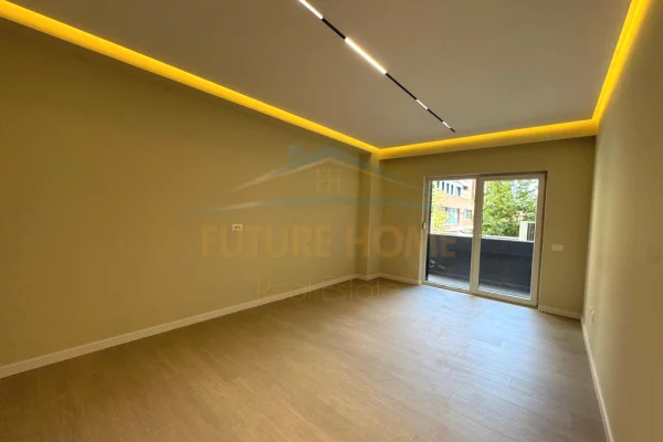 Shtepi ne shitje Apartament ne Tirane, 2+1, Mobilimi Bosh, pa mobiluar, Pagesa 230,000  Euro.