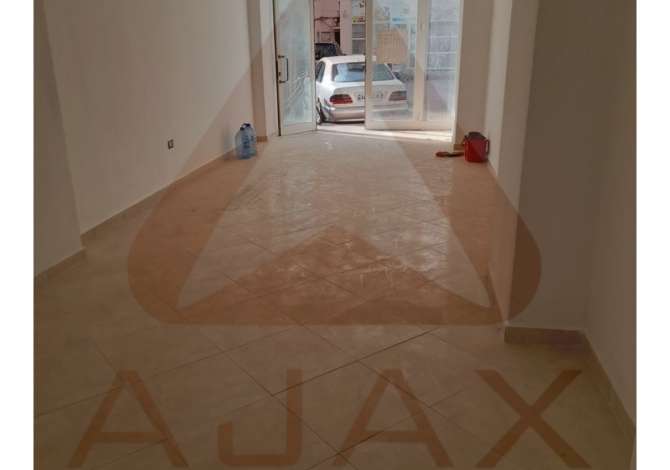 Ambiente Commerciale in Vendita 1+1 a Durazzo - 54,000 Euro