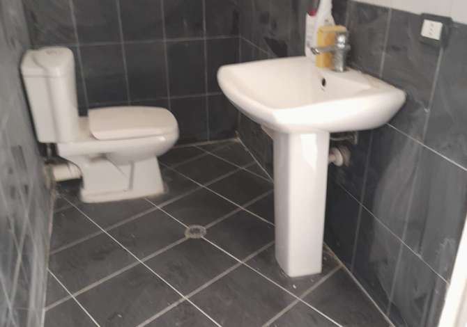 Ambiente Commerciale in Vendita 1+1 a Durazzo - 54,000 Euro