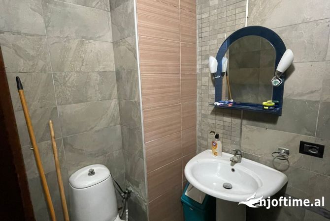 Jepet me qera apartament 3+1+2 ne Bllok ( Rruga Pjeter Bogdani )