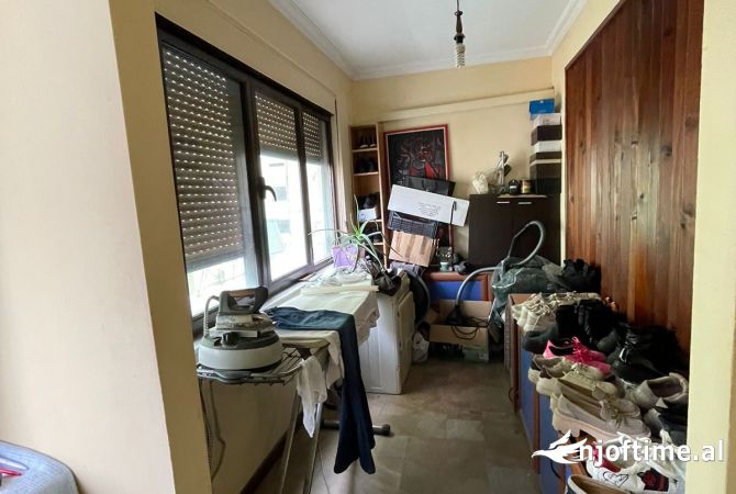 Shtepi me qera Apartament ne Tirane, 3+1, Mobilimi E mobiluar, Pagesa 1,500  Euro.