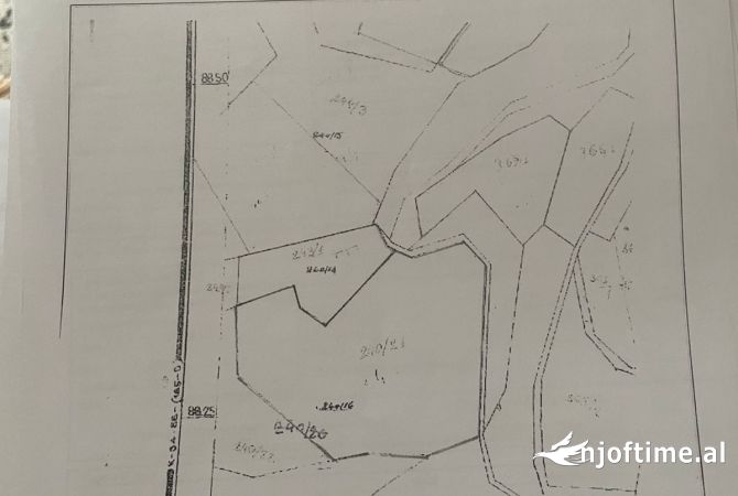 Shitet toke ne Qerkeze ( Qinam ) Me Certefikate Pronesie 