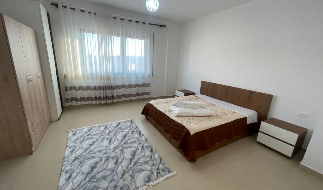 Shtepi me qera Apartament ne Tirane, 2+1, Mobilimi E mobiluar, Pagesa 35,000  Leke.