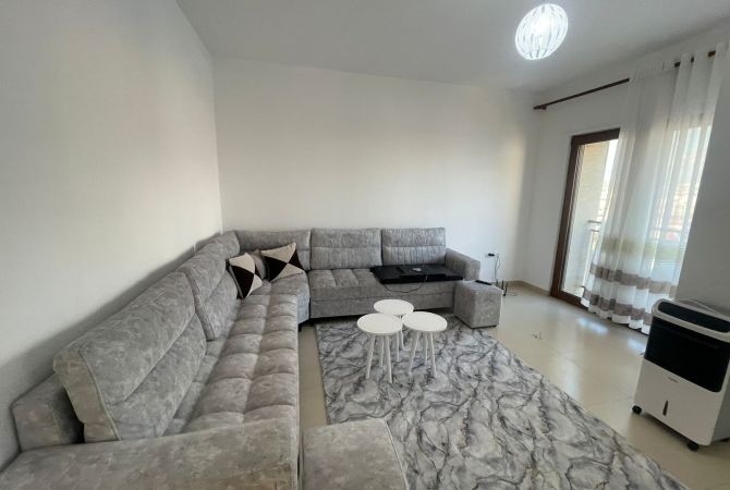 Shtepi me qera Apartament ne Tirane, 2+1, Mobilimi E mobiluar, Pagesa 35,000  Leke.
