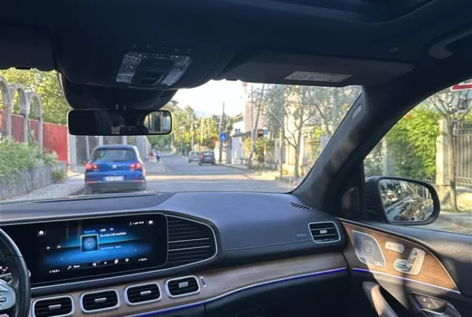 Auto in Vendita a Tirana, Mercedes-Benz, 2019 Diesel,Kambio Automatik Pagamento 75,000  Euro.