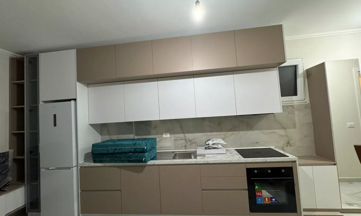 Shtepi me qera Apartament ne Tirane, 1+1, Mobilimi E mobiluar, Pagesa 550  Euro.