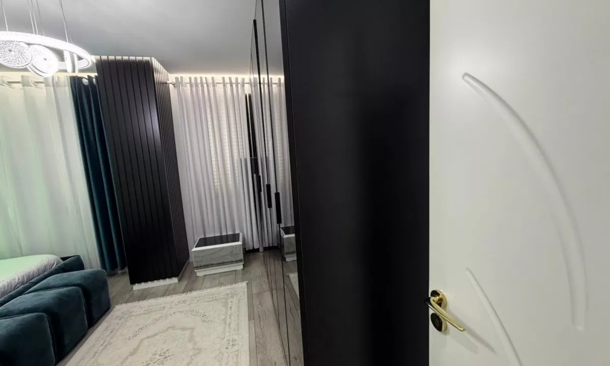 Shtepi ne shitje Apartament ne Tirane, 2+1, Mobilimi E mobiluar, Pagesa 160,000  Euro.