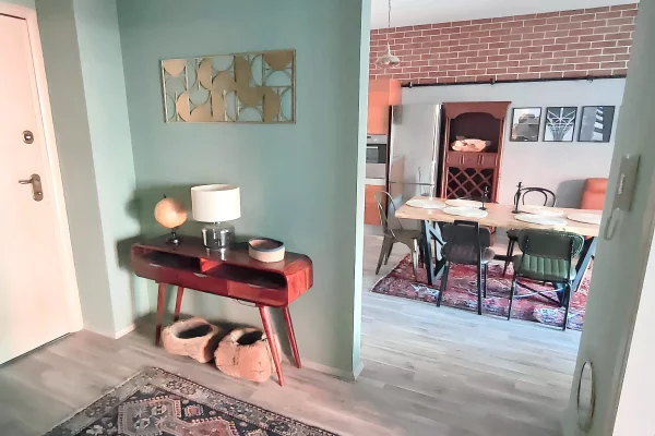 Shtepi ne shitje Apartament ne Tirane, 2+1, Mobilimi E mobiluar, Pagesa 250,000  Euro.