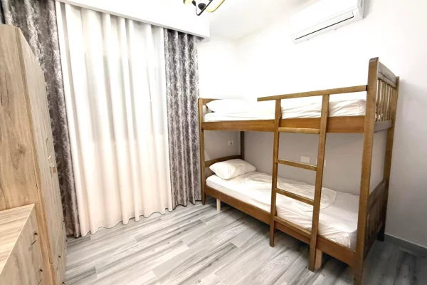 Shtepi me qera Apartament ne Tirane, 2+1, Mobilimi E mobiluar, Pagesa 600  Euro.