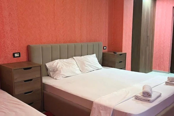 Jepen me qera 3 apartmante per airbnb