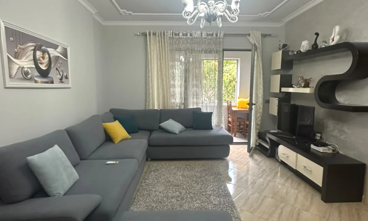 Shtepi ne shitje Apartament ne Tirane, 2+1, Mobilimi E mobiluar, Pagesa 220,000  Euro.