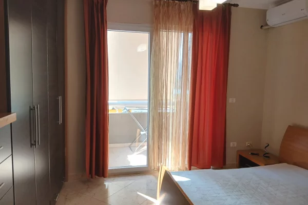 Jepet Apartament me qera 2+1 tek Rruga e Kosovareve