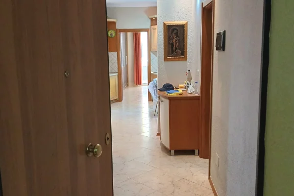 Shtepi me qera Apartament ne Tirane, 2+1, Mobilimi E mobiluar, Pagesa 85,000  Leke.