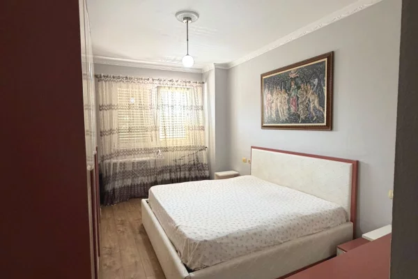 Shtepi me qera 2+1 ne Tirane - 55,000 Leke