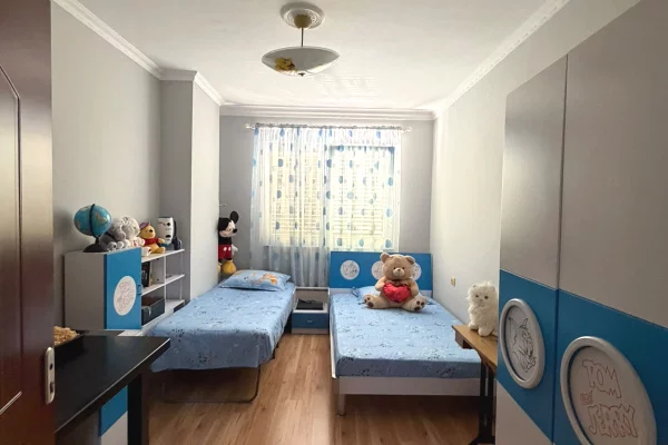 Shtepi me qera Apartament ne Tirane, 2+1, Mobilimi E mobiluar, Pagesa 55,000  Leke.