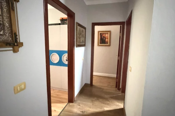 Shtepi me qera Apartament ne Tirane, 2+1, Mobilimi E mobiluar, Pagesa 55,000  Leke.