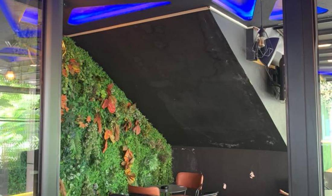 Jepet me qera Shisha Lounge tek 21 Dhjetori ne Rruge Kryesore