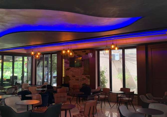 Jepet me qera Shisha Lounge tek 21 Dhjetori ne Rruge Kryesore