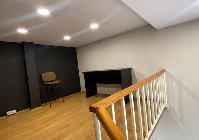 Jepet me qera ambjent per zyre duplex tek 21-Dhjetori