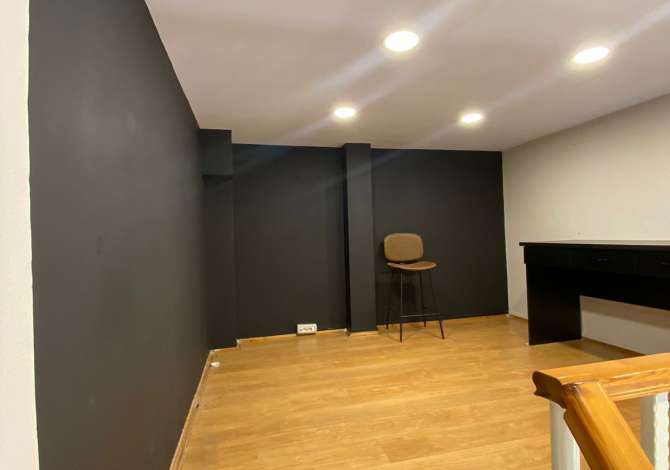 Jepet me qera ambjent per zyre duplex tek 21-Dhjetori