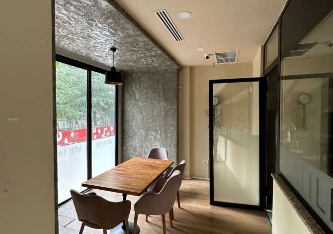 Jepet me qera Ambjent Restoranti Duplex ne zonen e bllokut