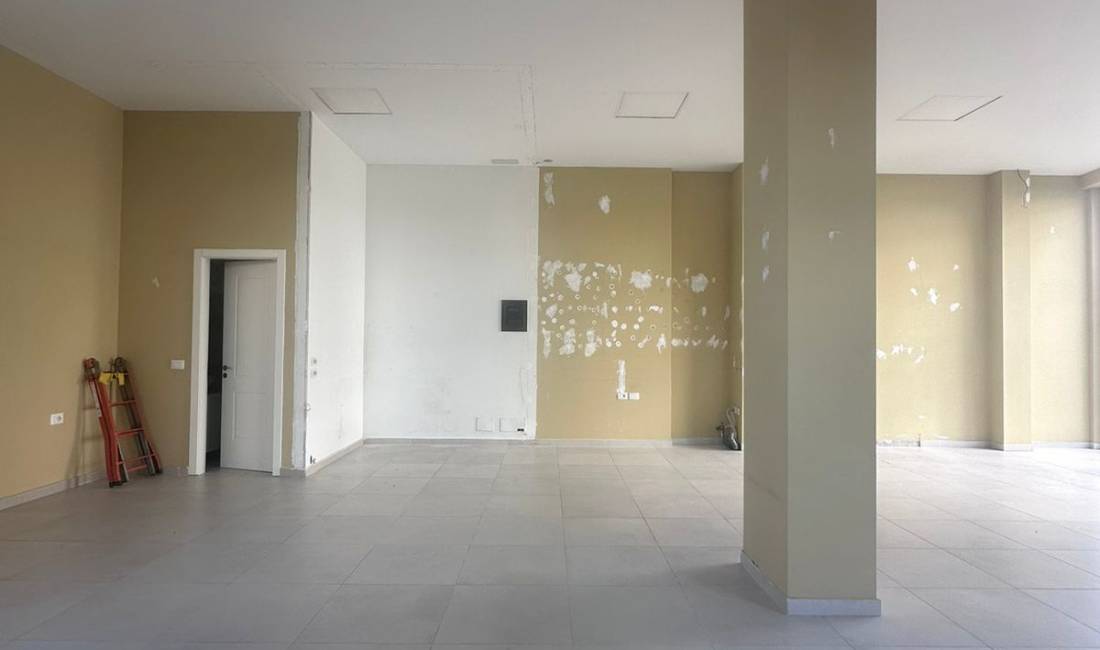 Jepet me qera ambjent biznesi ne Kompleksin Kontakt 21 Dhjetori