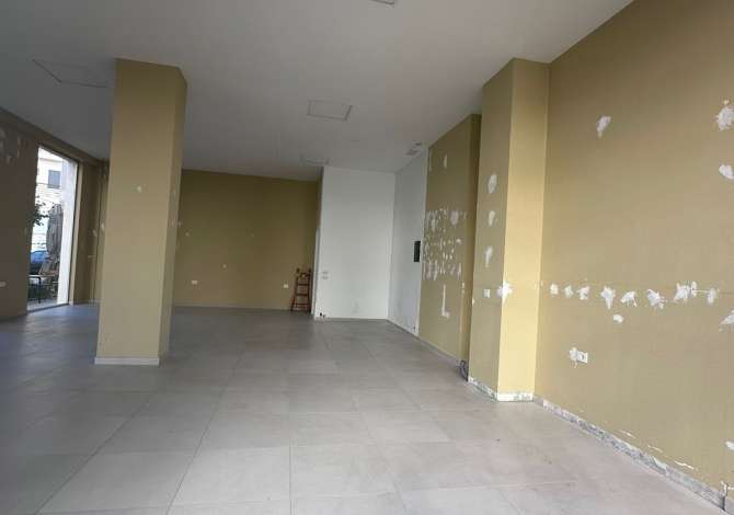 Jepet me qera ambjent biznesi ne Kompleksin Kontakt 21 Dhjetori