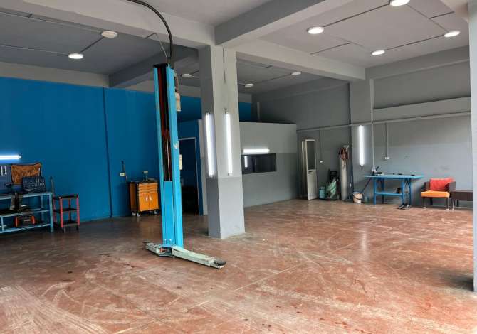 Jepet me qera servis makinash tek Liqeni i Thate