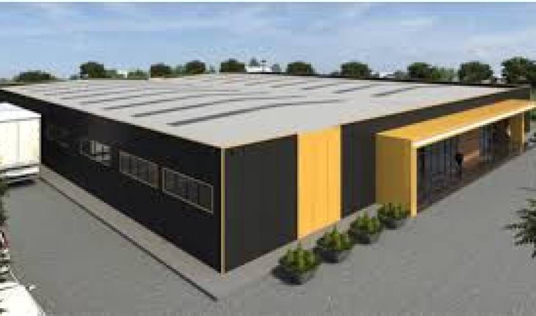 Shitet Magazine 440m2 ne Vore