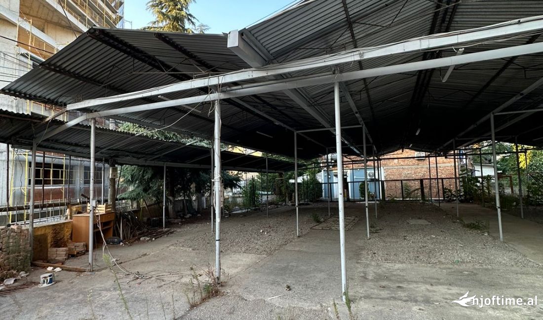 Jepet me qira ambjent biznesi prane Shkolles se Bashkuar