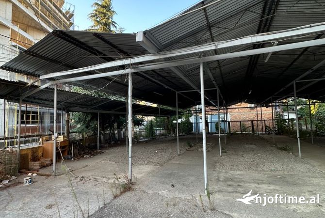 Jepet me qira ambjent biznesi prane Shkolles se Bashkuar