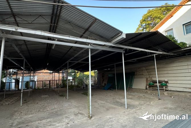 Jepet me qira ambjent biznesi prane Shkolles se Bashkuar