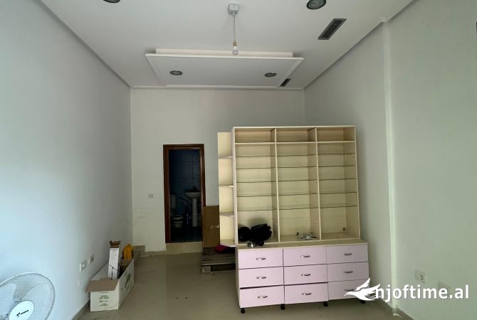 Business Property in Sale 1+1 in Tirana - 25,000 Euro