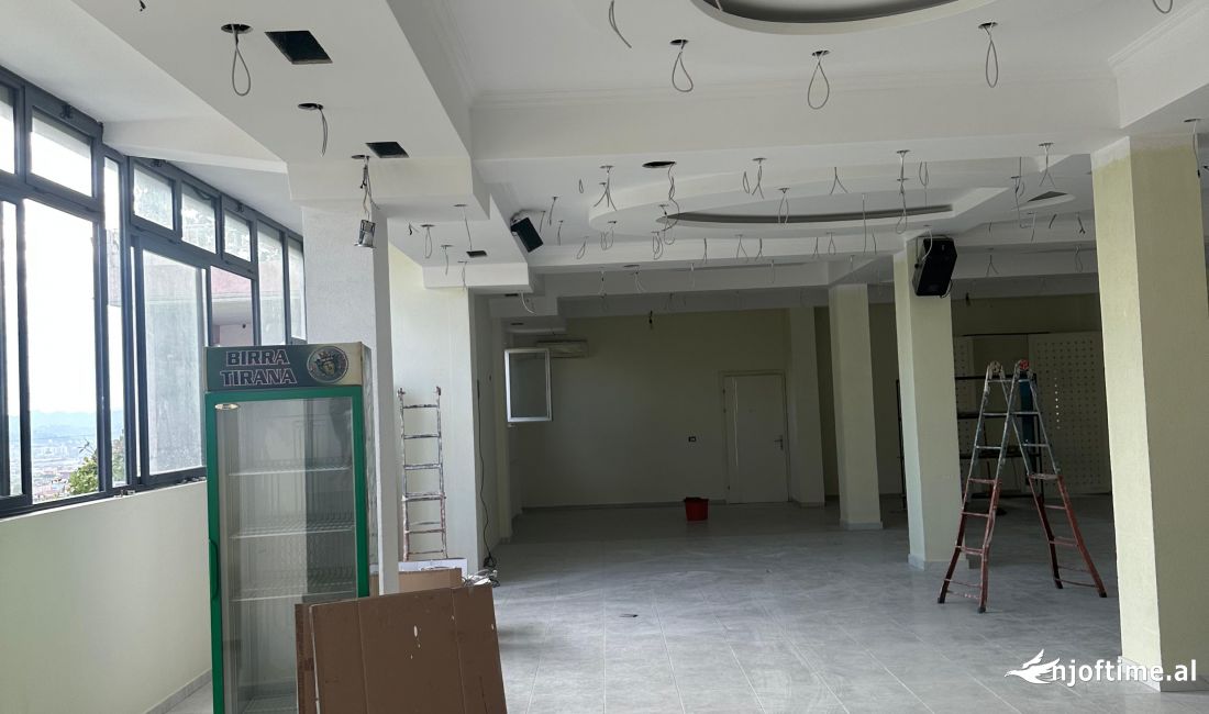 Jepet me qira ambjent biznesi ne zonen e Paskuqanit 