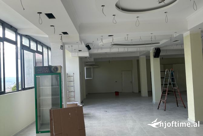 Jepet me qira ambjent biznesi ne zonen e Paskuqanit 