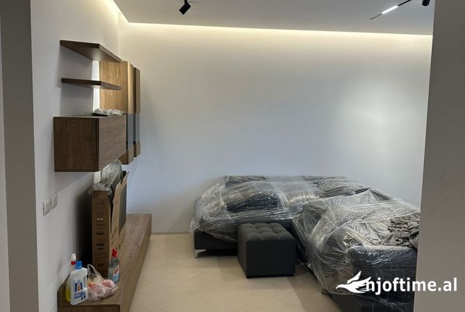 Shtepi me qera Apartament ne Tirane, 2+1, Mobilimi E mobiluar, Pagesa 65,000  Leke.