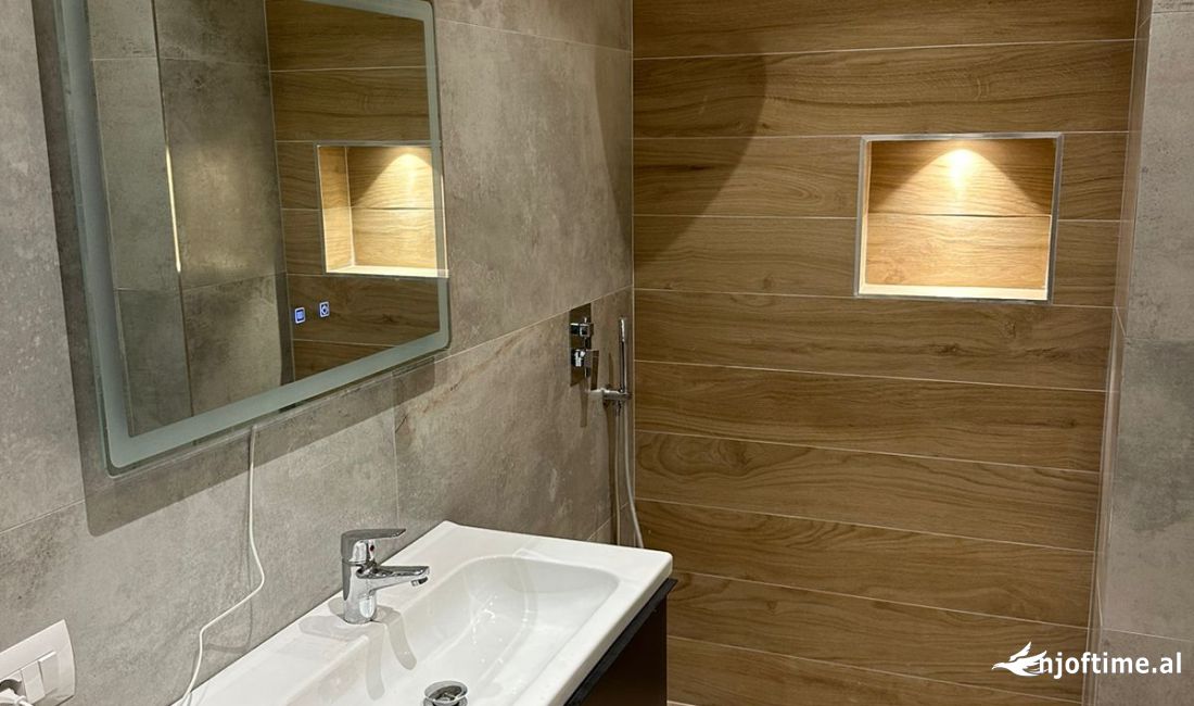 Shtepi me qera Apartament ne Tirane, 2+1, Mobilimi E mobiluar, Pagesa 700  Euro.