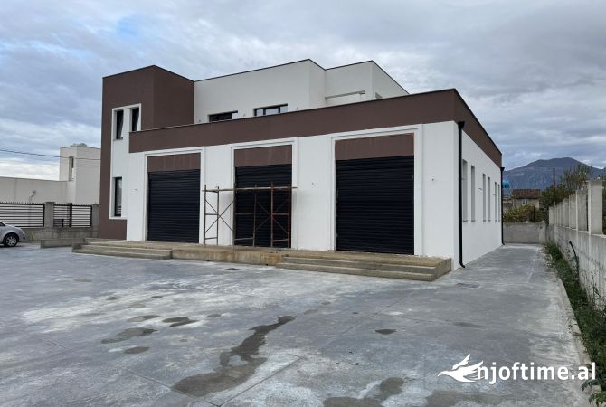 Jepet me qira ambjent biznesi ne Kamez